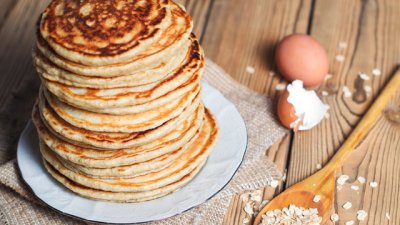 Палачинки с кисело мляко и овесени ядки 