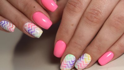 Многоцветни маникюри за лятото (галерия)