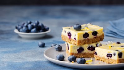 Маслени барчета с боровинки и лимон