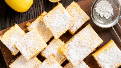 Маслен сладкиш с лимонов крем