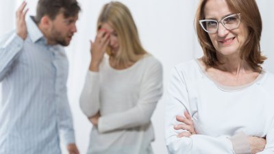 Знаци, че родителите на партньора ви са токсични