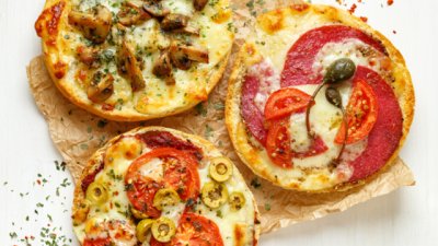 Минипици с хляб