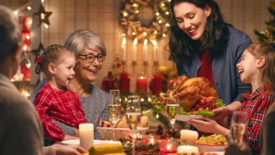Как да се справите със семейните събирания по празниците 