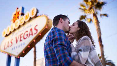 Знаете ли, че...  всеки ден в Лас Вегас около 300 двойки сключват брак?