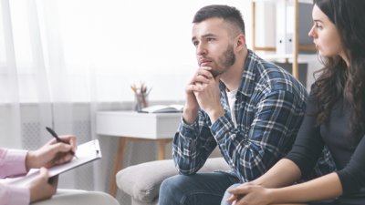 Признаци, че трябва да отидете на терапия за двойки 