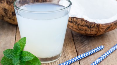 Здравословни ползи от кокосовата вода през бременността