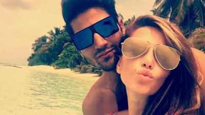 Енджи Касабие е бременна с близначки