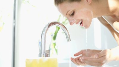 Основни стъпки за правилно измиване на лицето