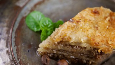 Баклава с кокосови стърготини