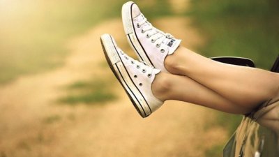 3 начина да намалите подуването на краката през лятото