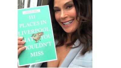 Тери Хатчър на 54 – все така зашеметяваща