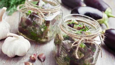 Бърза пикантна туршия с патладжани