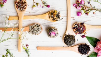 Билки, стимулиращи кърмата