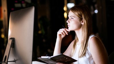 5 причини извънредната работа да не помага на кариерата ви