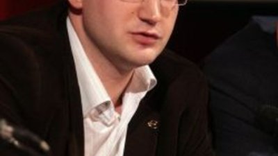 Георги Ангелов: Българските банки са стабилни, не дръжте парите си в буркан банк