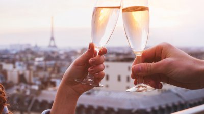 Ако някой е привлечен към вас, ще прави тези 5 неща