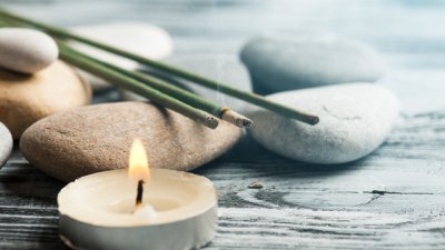 Ароматни пръчици със сандалово дърво – за добър сън и по-малко стрес