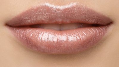 Подхранващи маски за сочни устни