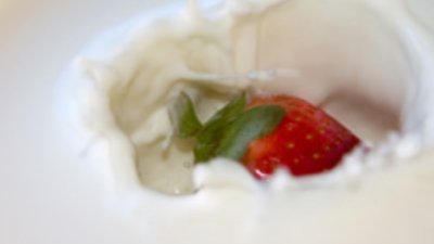 Шоколадово мляко – какво пият децата?