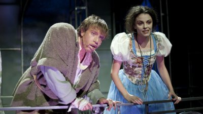 Театър „София“ отива в Шумен, Търговище и Скопие през май 2015