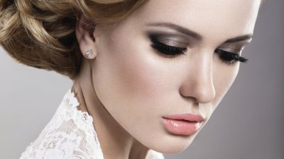 Задължителните стъпки за сватбения грим