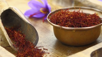Шафранът бори рака