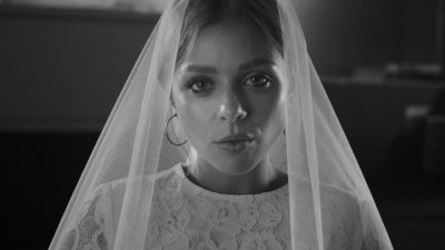 Виктория и Филип Буков с драматичен скандал във видеото на How to Ruin a Life