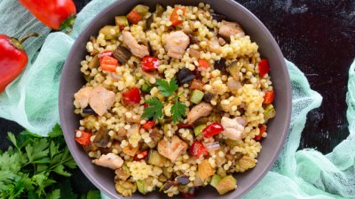 Салата с пилешко, кускус и дресинг