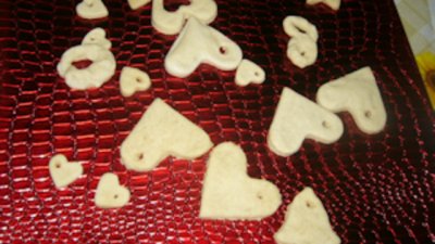 Забавление за децата с фигурки от солено тесто