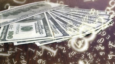 3 зодии, които ще се къпят в пари през април