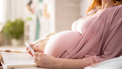 Коремни спазми в начална бременност – нормално ли е