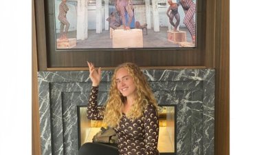 Адел продължава да топи излишни килограми