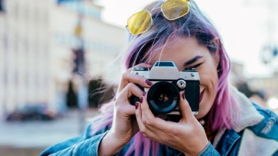 Грешки в позирането на снимки, които ви правят нефотогенични 