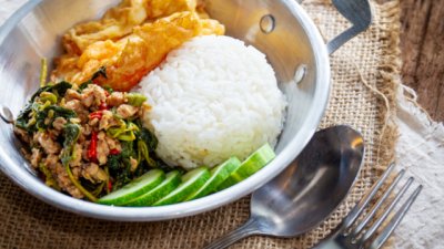 Пилешко по тайландски с ориз