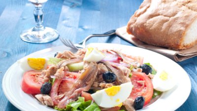 Салата „Нисоаз“ („Ница“)