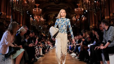 Спортни модели в колекцията на Стела Маккартни за пролет/лято 2019