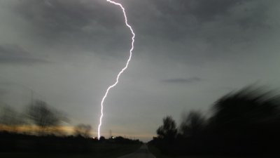 Какво да правим при гръмотевична буря?