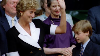 Принцовете Уилям и Хари поставят статуя на принцеса Даяна в Кенсингтън