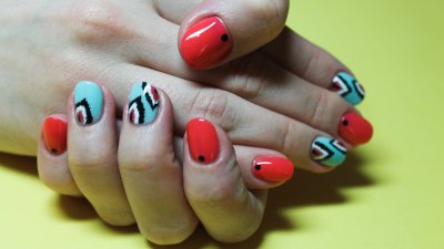 Комбинации от акценти за красив маникюр 