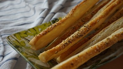 Видео рецепта: Гризини със семена