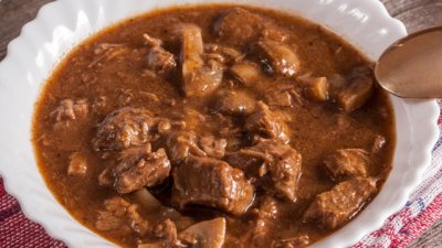 Оригинален унгарски гулаш