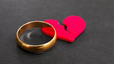 Знаете ли, че... Фил Колинс се развел със съпругата си по факса?