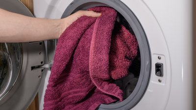 6 трика да премахнете неприятни миризми от хавлиите и кърпите