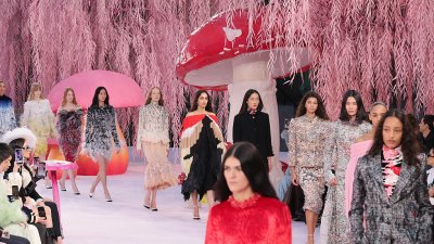 Chanel Haute Couture за пролет-лято 2026:  приказка за туид, коприна и красиви багри (+Снимки)