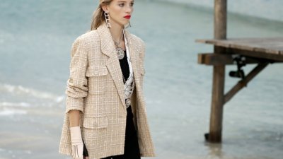 Туид сака в гардероба ни за пролет/лято 2020