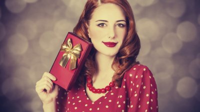 Моден хороскоп: Какво да подарите на жена Водолей