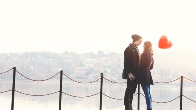 Интимните детайли, които не трябва да поствате във Фейсбук