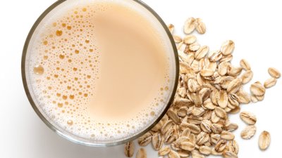 Пийте овесено мляко за здраво сърце и добро зрение