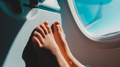 5 типа невъзпитано поведение в самолет, което дразни околните