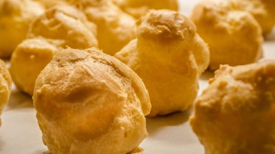 Лесни домашни еклери с ванилов крем и кокос